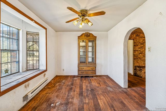 4035 Parkway, San Antonio, TX 78228