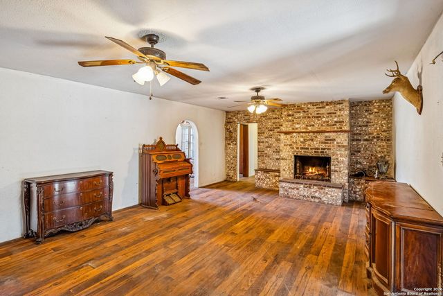 4035 Parkway, San Antonio, TX 78228