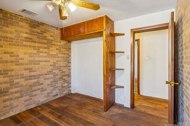 4035 Parkway, San Antonio, TX 78228