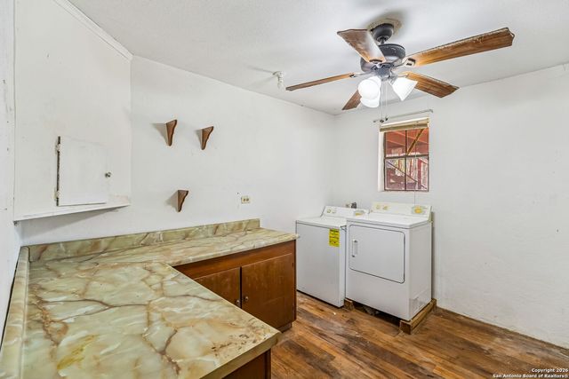 4035 Parkway, San Antonio, TX 78228