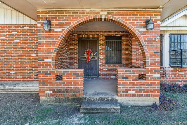 4035 Parkway, San Antonio, TX 78228
