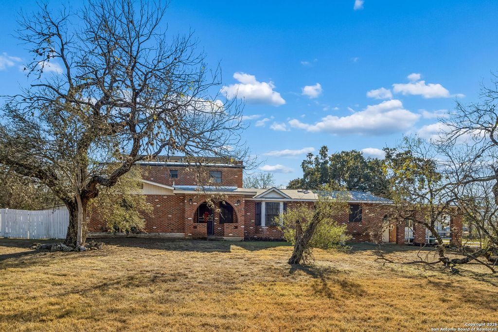 4035 Parkway, San Antonio, TX 78228