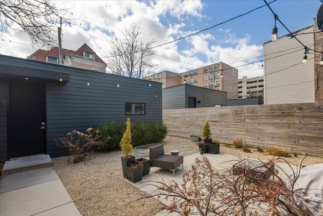 559 E 50th Street, Chicago, IL 60615