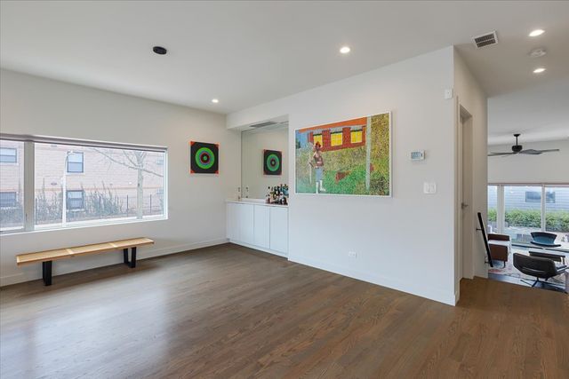 559 E 50th Street, Chicago, IL 60615