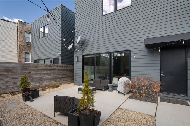 559 E 50th Street, Chicago, IL 60615