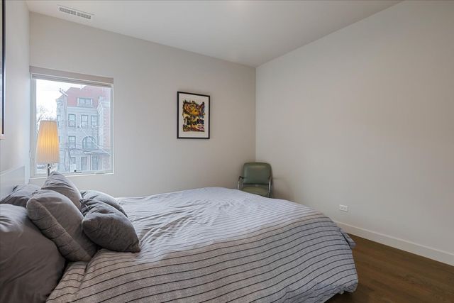 559 E 50th Street, Chicago, IL 60615