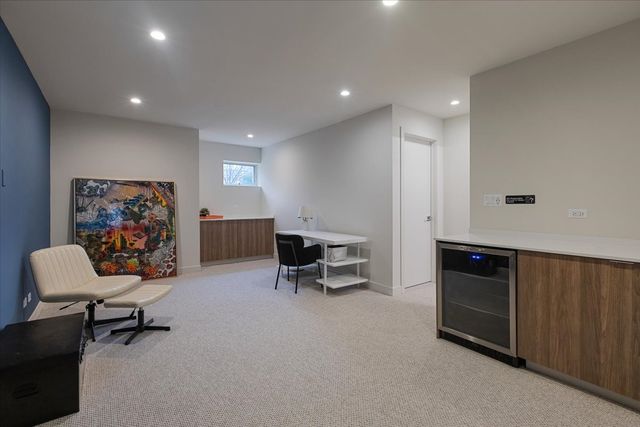 559 E 50th Street, Chicago, IL 60615