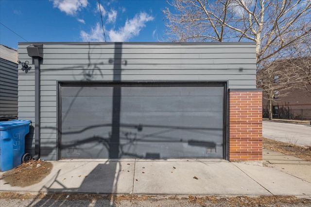 559 E 50th Street, Chicago, IL 60615