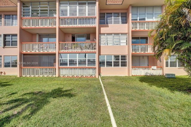 18707 NE 14th Avenue 522, Miami, FL 33179