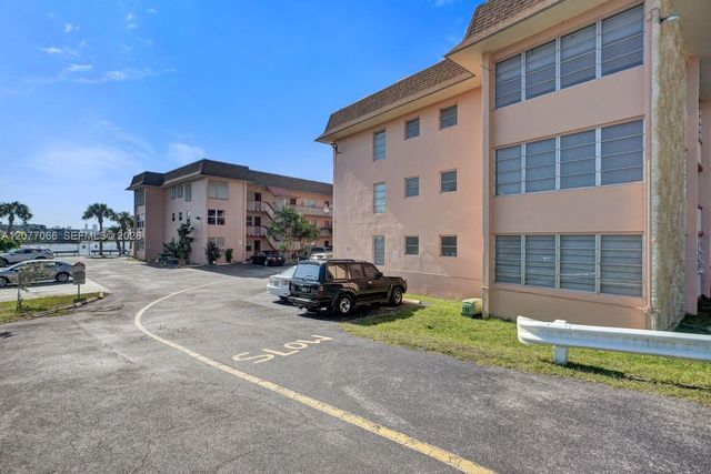 18707 NE 14th Avenue 522, Miami, FL 33179