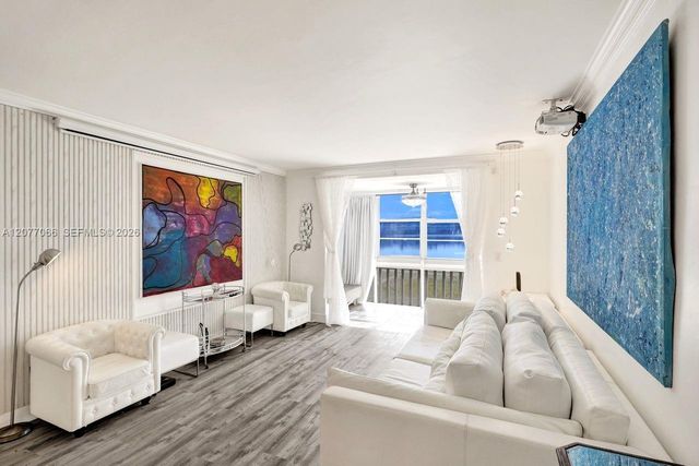 18707 NE 14th Avenue 522, Miami, FL 33179