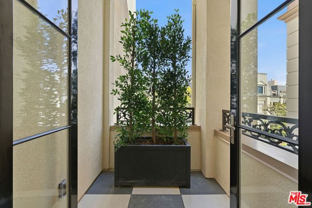 10124 Empyrean Way 203, Los Angeles, CA 90067