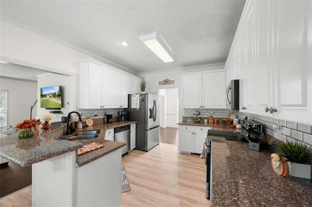 207 Arthur Drive, Mcdonough, GA 30252