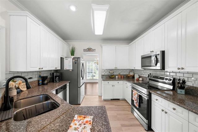 207 Arthur Drive, Mcdonough, GA 30252