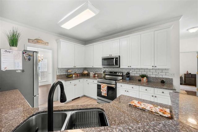 207 Arthur Drive, Mcdonough, GA 30252