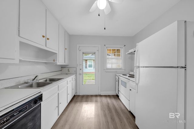 32 Sherwood Drive, Mobile, AL 36606