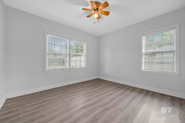 32 Sherwood Drive, Mobile, AL 36606