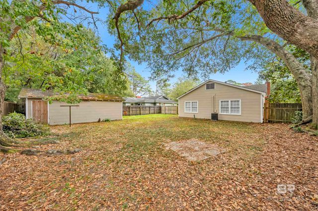 32 Sherwood Drive, Mobile, AL 36606