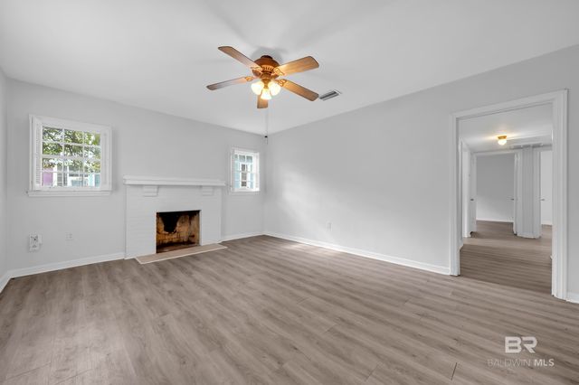 32 Sherwood Drive, Mobile, AL 36606