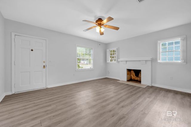 32 Sherwood Drive, Mobile, AL 36606