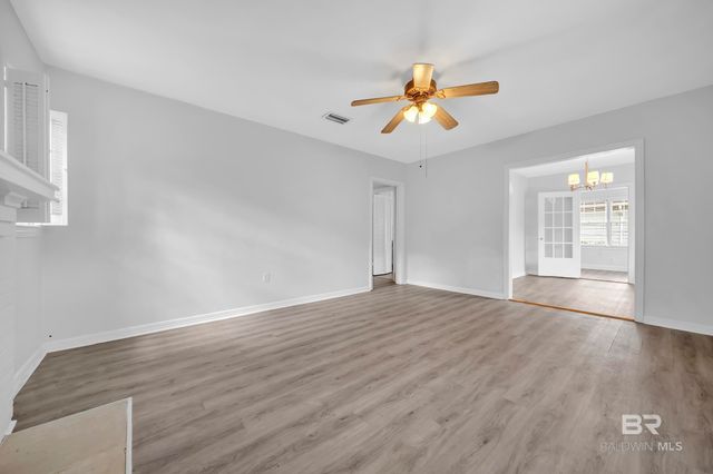 32 Sherwood Drive, Mobile, AL 36606