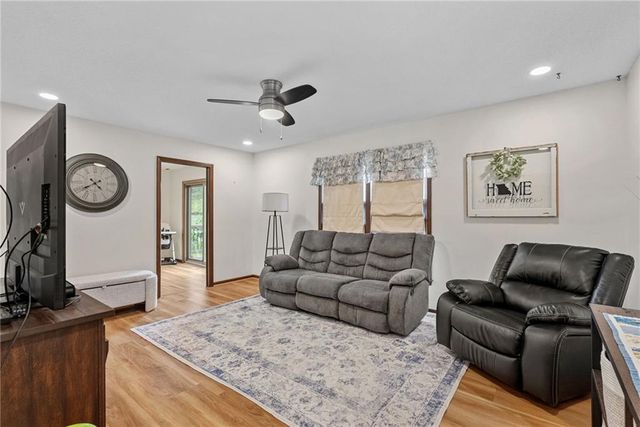 8921 Boten Road, Lee's Summit, MO 64064
