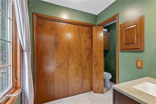 8921 Boten Road, Lee's Summit, MO 64064