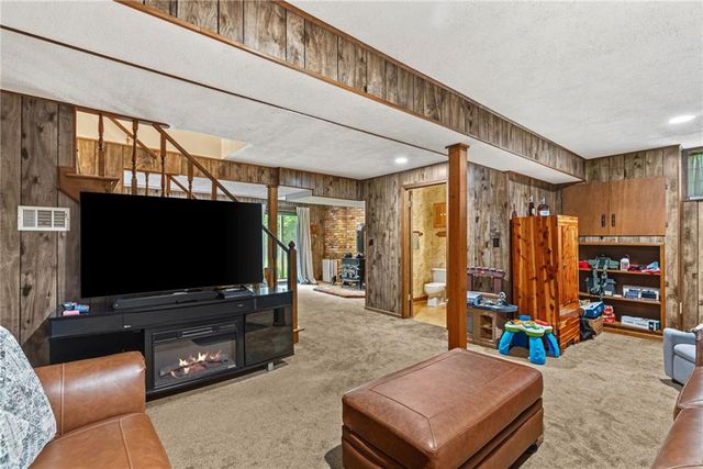 8921 Boten Road, Lee's Summit, MO 64064