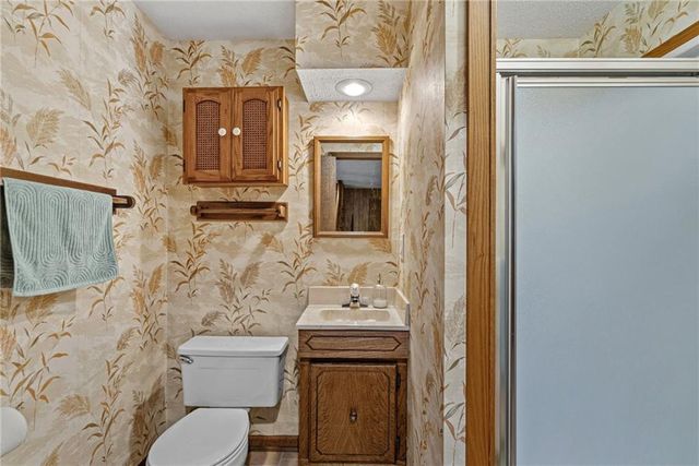 8921 Boten Road, Lee's Summit, MO 64064