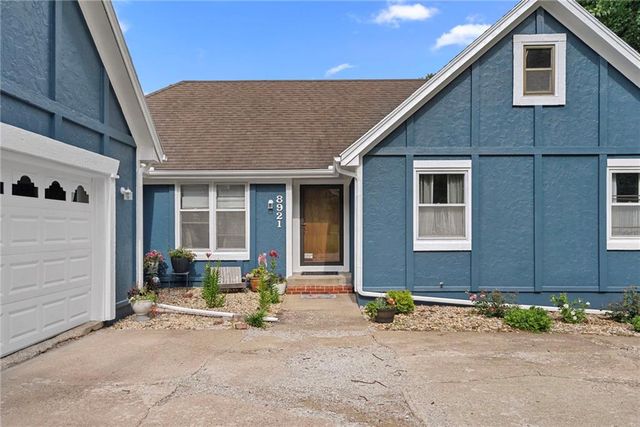 8921 Boten Road, Lee's Summit, MO 64064