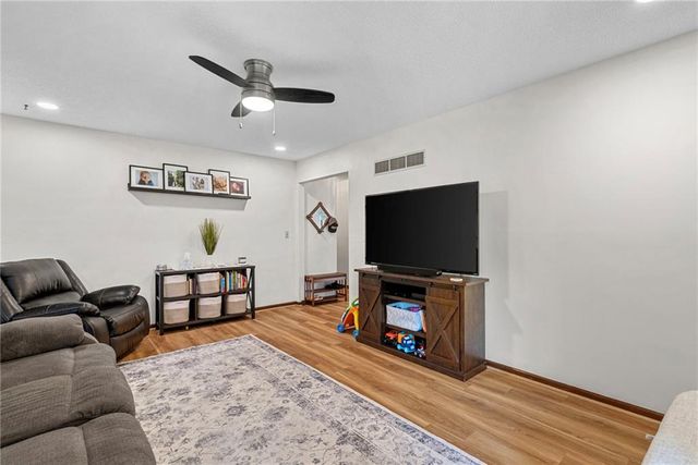 8921 Boten Road, Lee's Summit, MO 64064