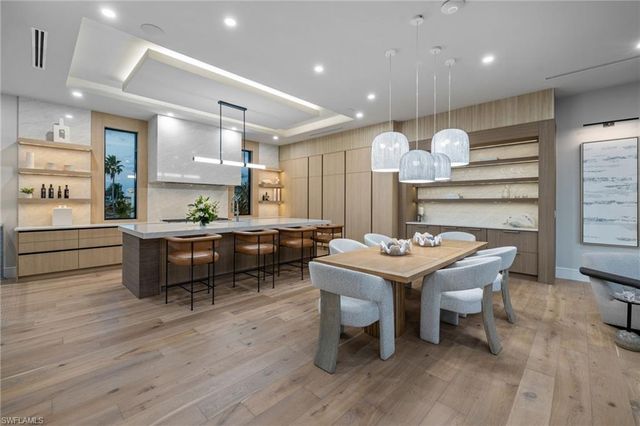 256 Trade Winds AVE, Naples, FL 34108