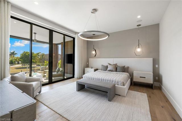 256 Trade Winds AVE, Naples, FL 34108