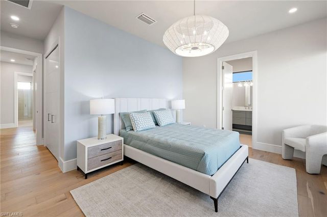 256 Trade Winds AVE, Naples, FL 34108