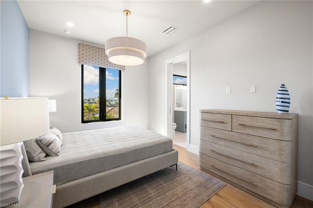 256 Trade Winds AVE, Naples, FL 34108