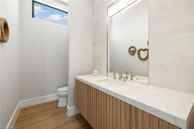 256 Trade Winds AVE, Naples, FL 34108