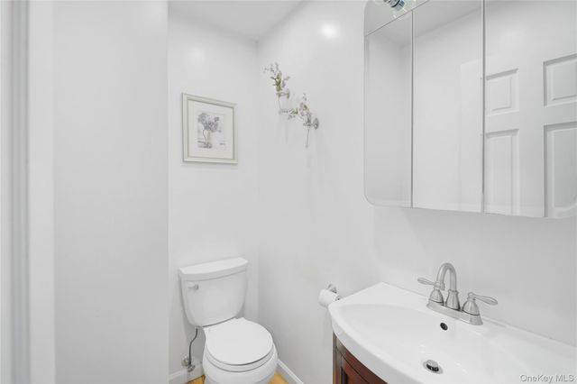 15 Marlin Road, East Quogue, NY 11942