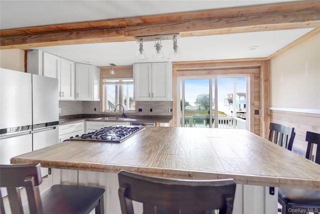 15 Marlin Road, East Quogue, NY 11942