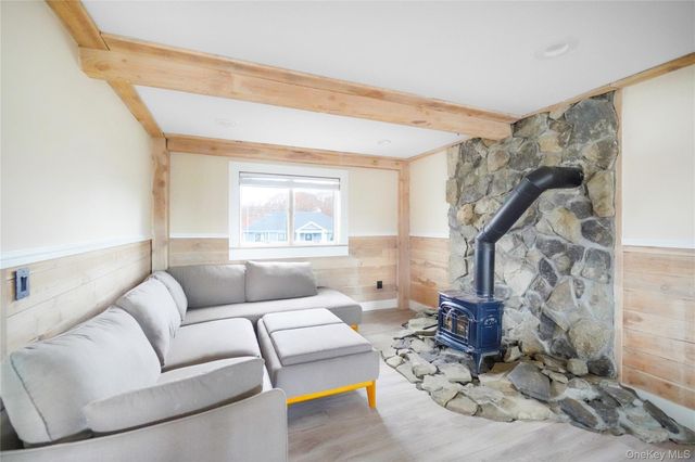 15 Marlin Road, East Quogue, NY 11942