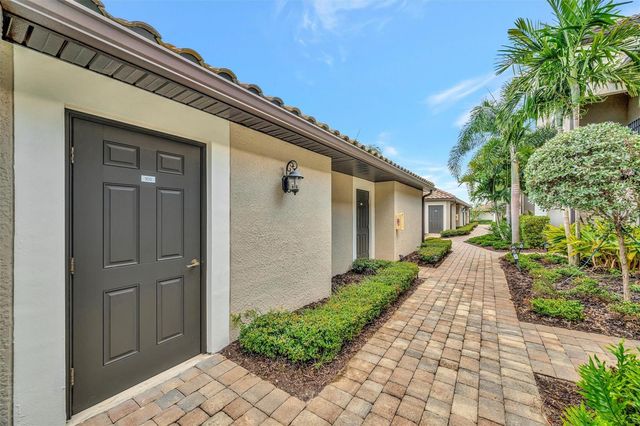 5664 PALMER CIRCLE 105, Bradenton, FL 34211