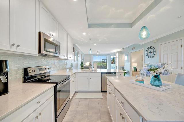 5664 PALMER CIRCLE 105, Bradenton, FL 34211