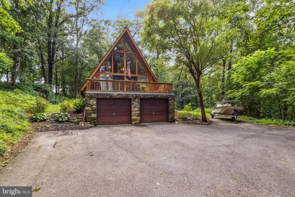 750 HESS FARM RD, Dallastown, PA 17313