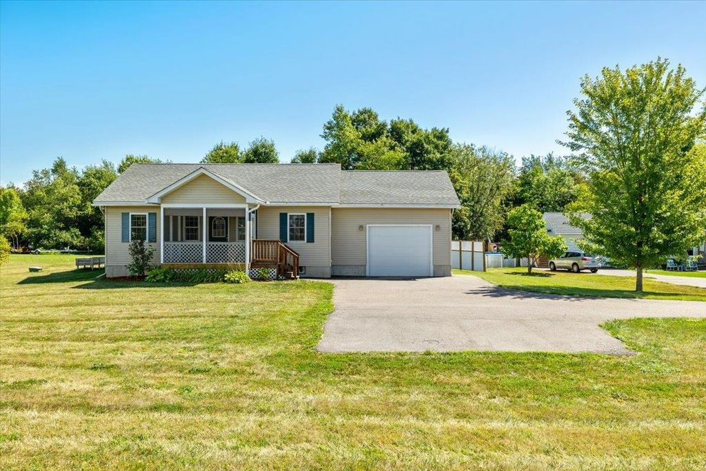 1 Jeannines Lane, Grand Isle, VT 05458