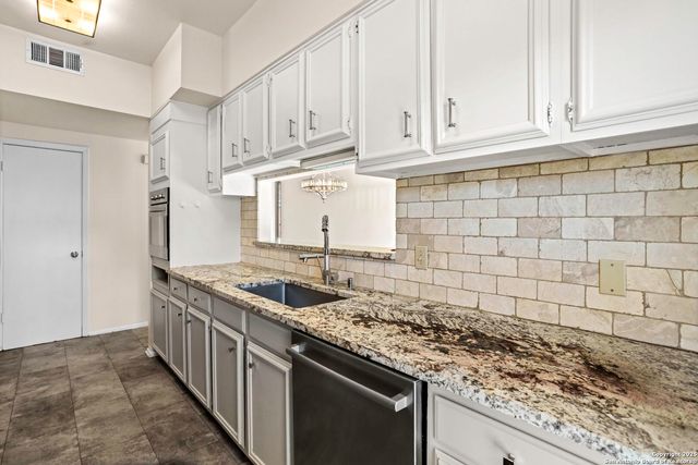 3678 Hidden Dr Apt 2702, San Antonio, TX 78217