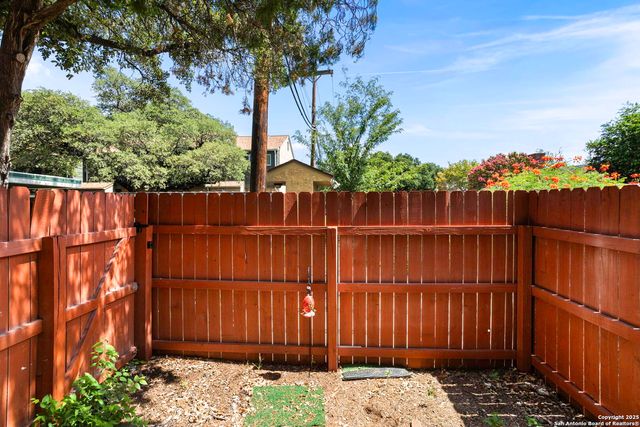 3678 Hidden Dr Apt 2702, San Antonio, TX 78217