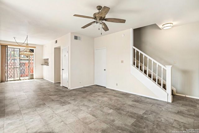 3678 Hidden Dr Apt 2702, San Antonio, TX 78217