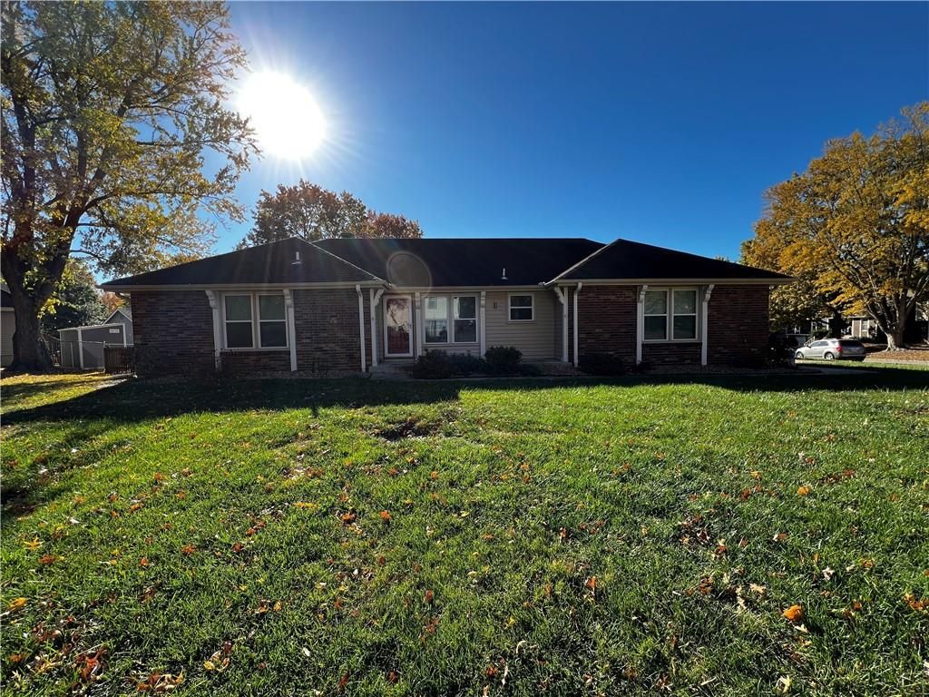 2106 SW Still Meadows Lane, Blue Springs, MO 64015