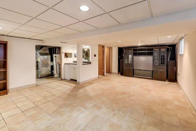 858 Academy Avenue, Matteson, IL 60443