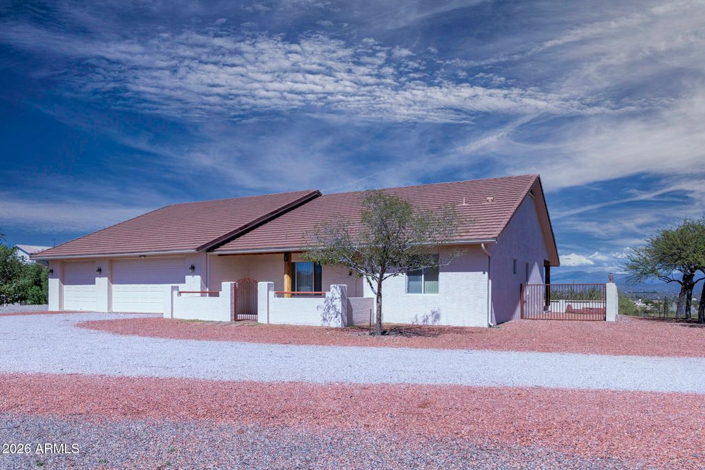 1260 S OCOTILLO Drive, Wickenburg, AZ 85390 — photo 2