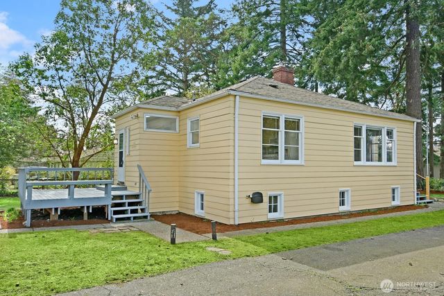 19330 20th Avenue NW, Shoreline, WA 98177